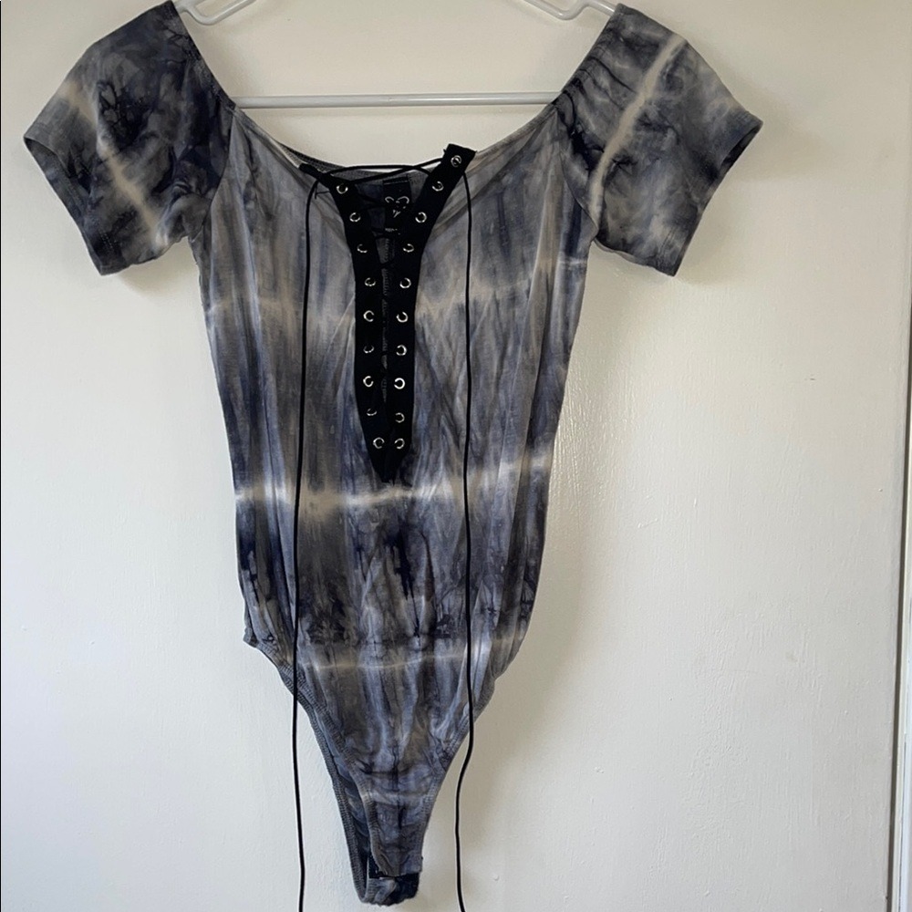 Windsor Black and Gray Tie-Dye Bodysuit Lace-Up Off-Shoulder Medium‎